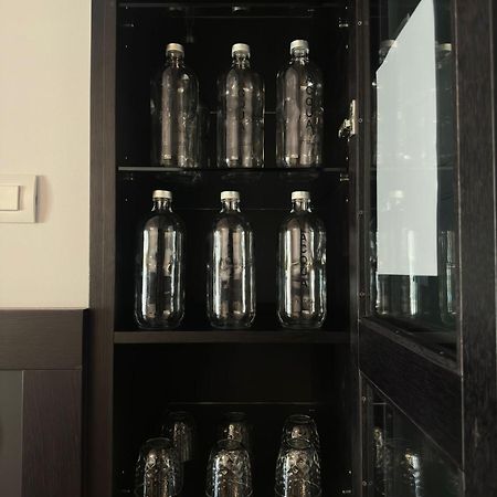 Bnbiz - Coworking Hotel Fiorenzuola d'Arda Bagian luar foto