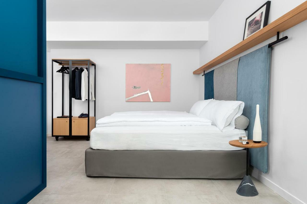 Bnbiz - Coworking Hotel Fiorenzuola d'Arda Bagian luar foto